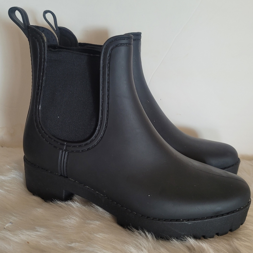 Rain ankle boots black color